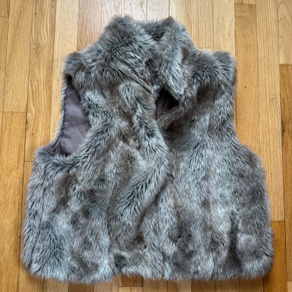 Elle Faux Fur Vest in Gray Taupe
